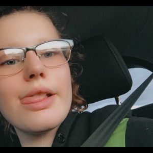 Meet your Posher, Alyssa